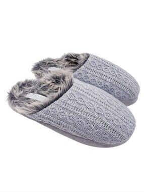 P.J. Salvage Gray Cable Knit Faux Fur Lined Slippers Women's Size Medium/Large